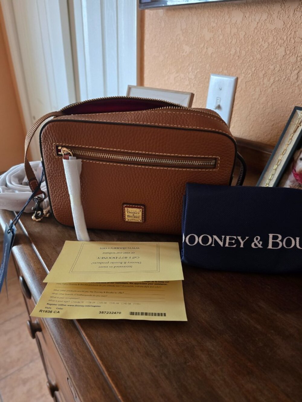 Pebble Grain Camera Zip Crossbody - Picture 7 of 14